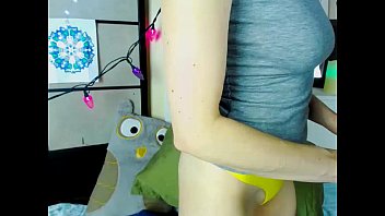 camgirl o0pepper0o fingers ass and spanks on live webcam