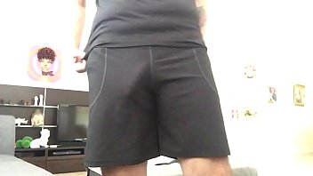 showing off my bulge