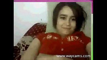 girl showing boobs in webcam first time - www.waycams.com