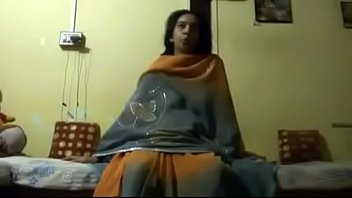 indian aunty sucking is husband cock nicely on indiansxvideo.com