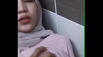 sexy kashmiri muslim hijabi girl fucked.