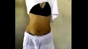 pakistani girl show her boobs and pussy to.