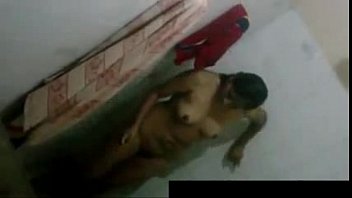 desi girl caught bathing