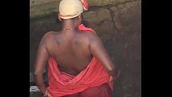 desi village horny bhabhi boobs caught by hidden.
