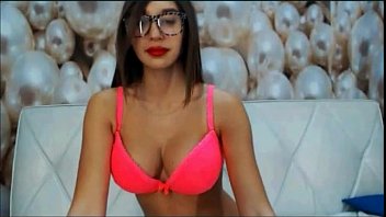 dumb teen huge natural tits on cam - girlteencams.com