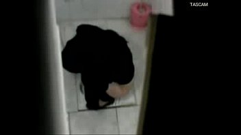 spy camgirl in toilet