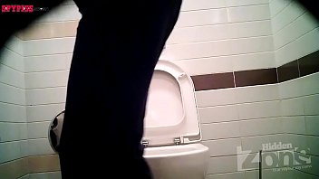 hidden cam in toilet, women pee.