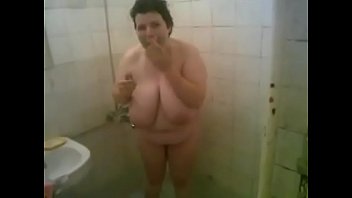vanya bbw fun shower - pumhot.com