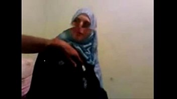 amateur dubai horny hijab girl fucked at home.